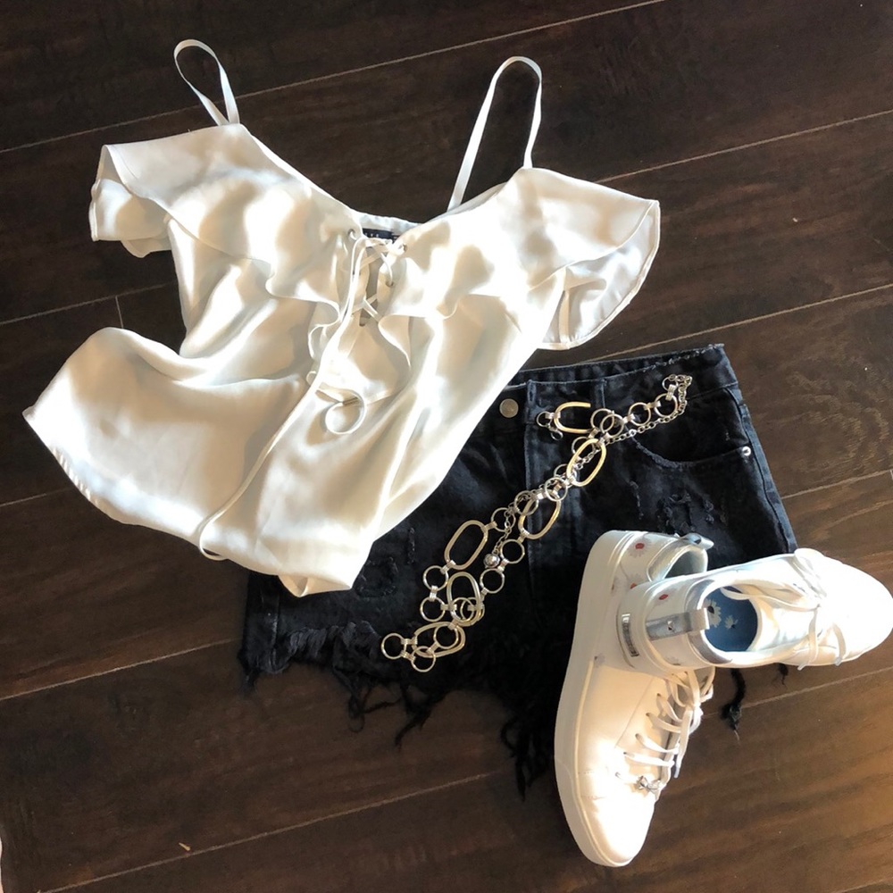 Delicate and sweet polyester camisole top